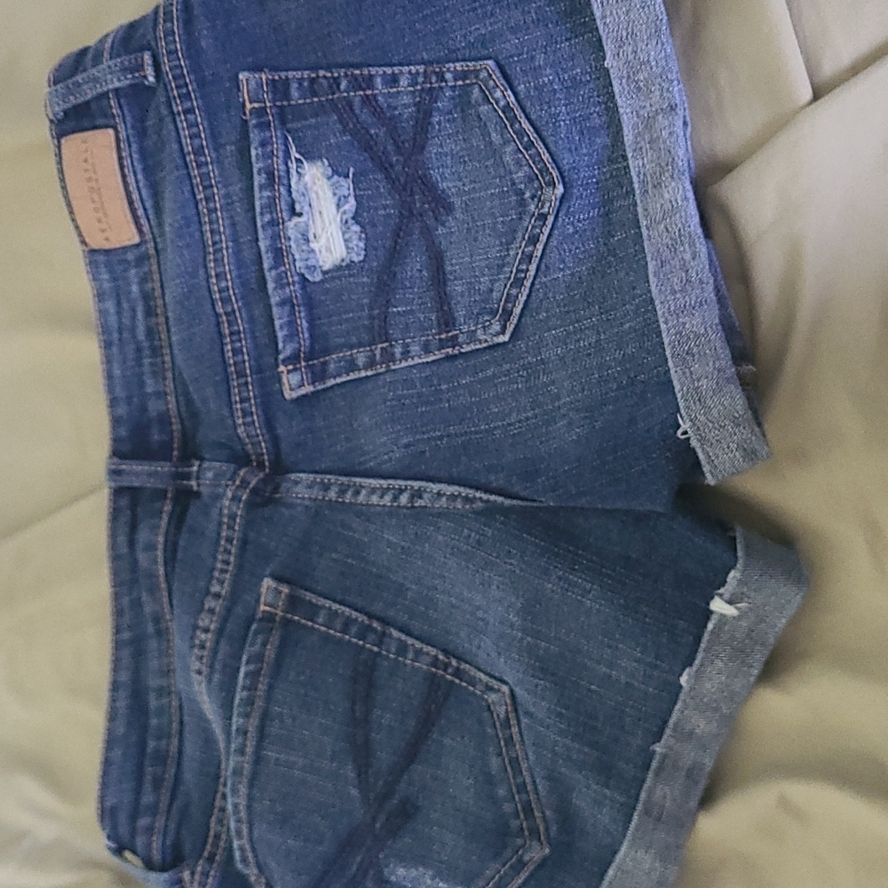 Shorts - Picture 5 of 5